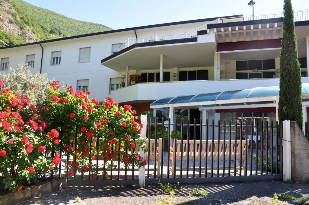 Beach Hotel Eurovil Predore Luaran gambar