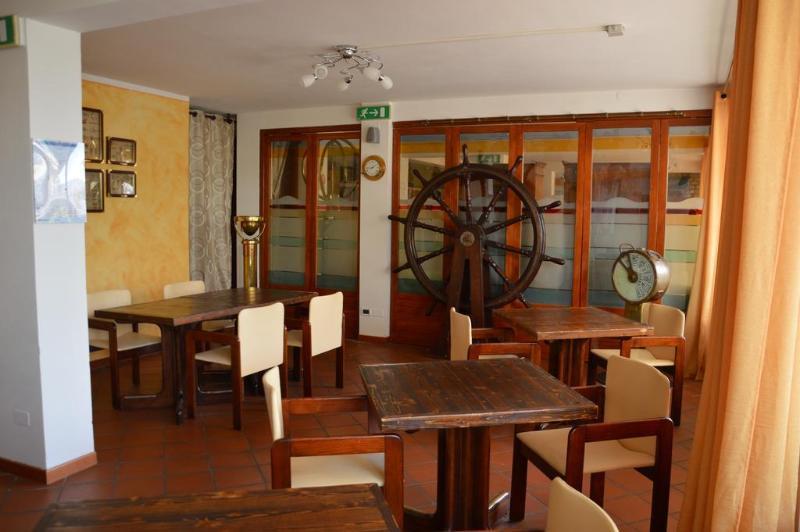 Beach Hotel Eurovil Predore Luaran gambar