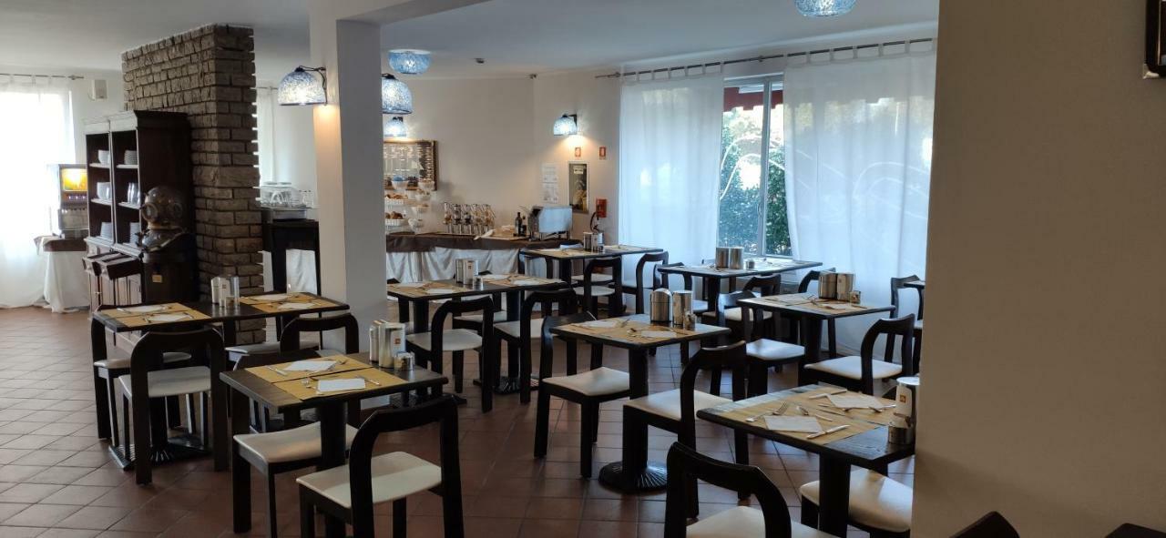 Beach Hotel Eurovil Predore Luaran gambar